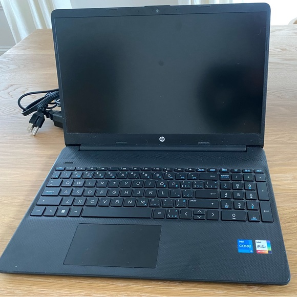 HP 15 Laptop, Jet Black - Picture 3 of 3